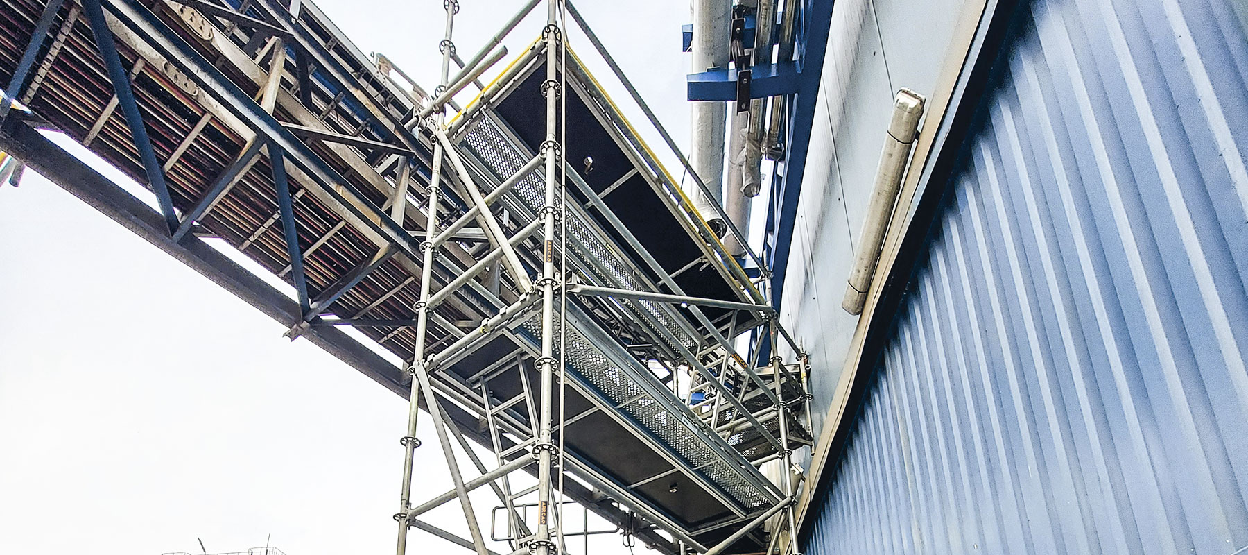 andamio multidireccional en el rubro industrial